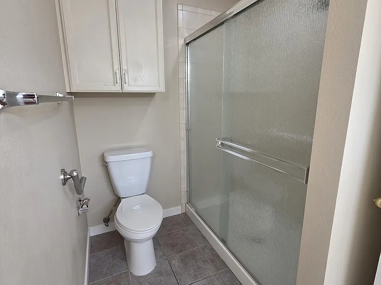 2406 Central Park Dr — Photo 14
