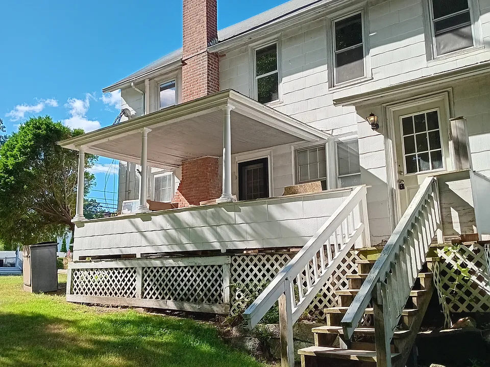 7 Main St