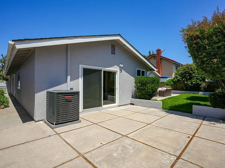6542 Vesper Cir — Photo 44