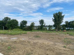 10122 Lakeview Dr, Saint John, IN 46373