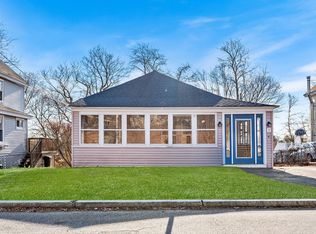 9 Papineau St, Worcester, MA 01603