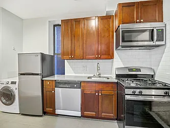 Rented by Addison Property Group