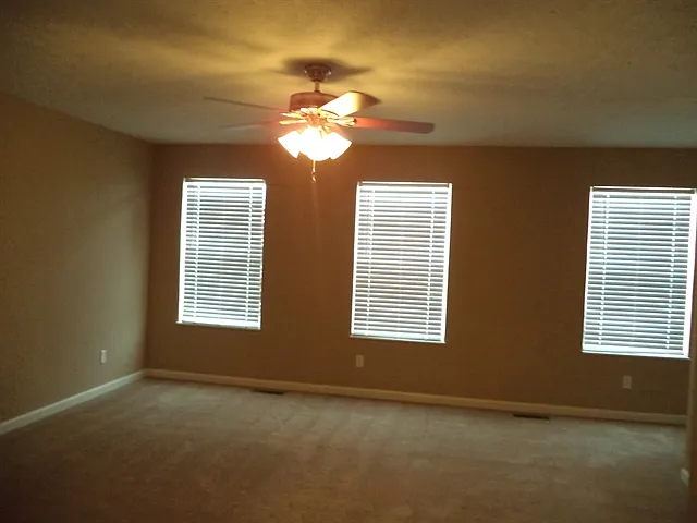 310 Fox Hunters Ct — Photo 9