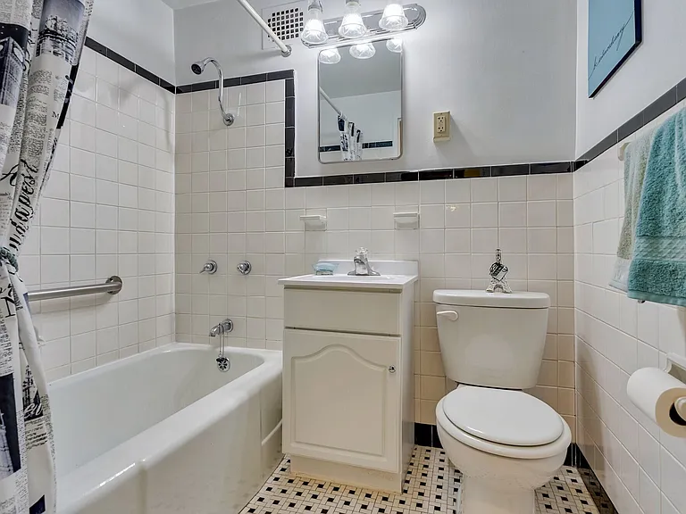 Thomas Wynne Apartments — Photo 54