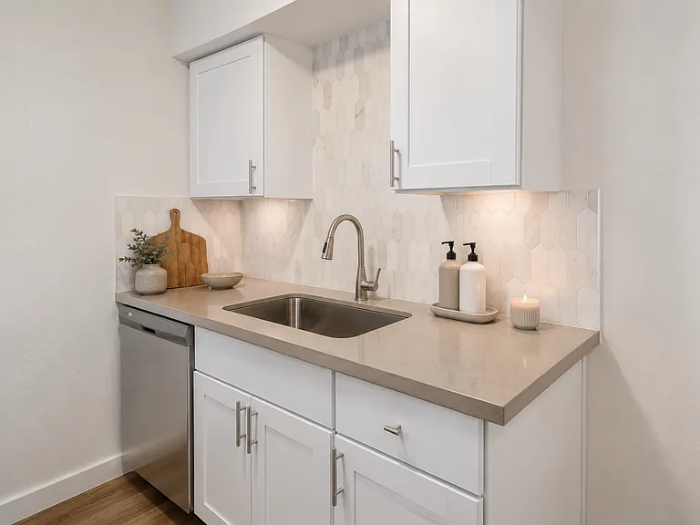 7602 E Polk St #101 — Photo 4