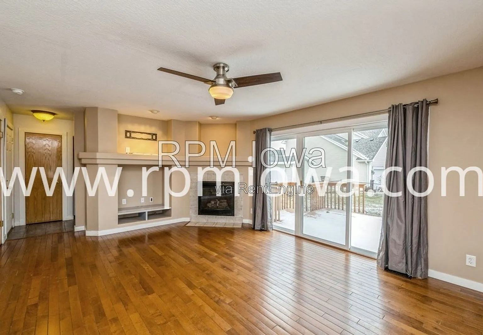 4 bed, 3.5 bath, 1408 sqft, $2,495 — Photo 4