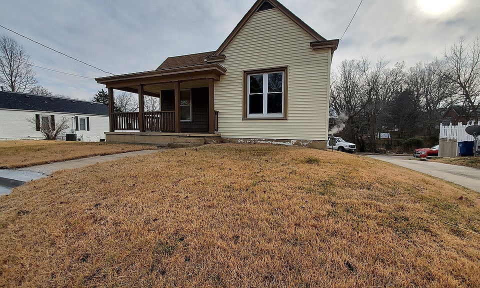 1st image of 1707 W Main St