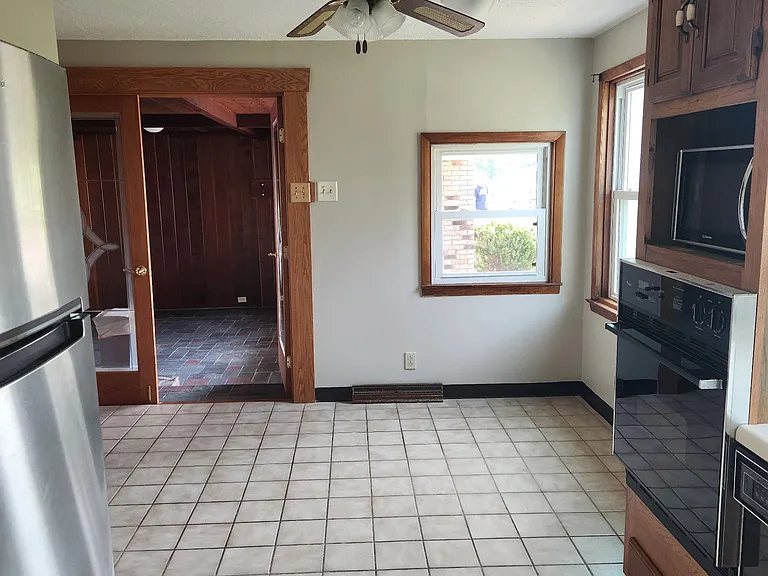 53760 Farmington Rd — Photo 3