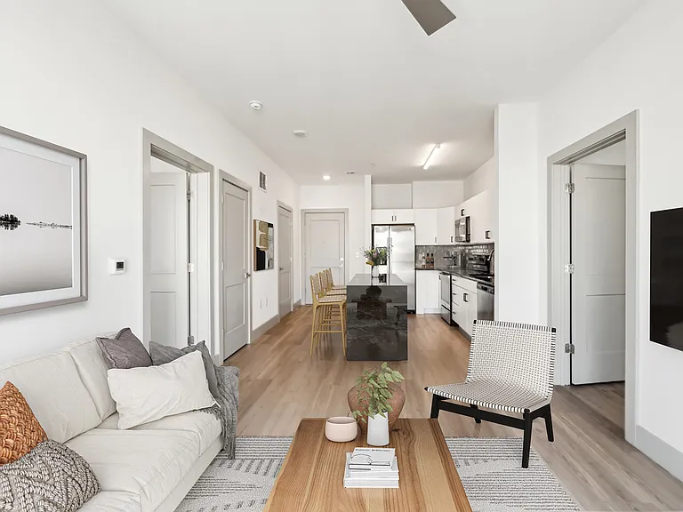 The Point on 38th Apartments — Photo 20