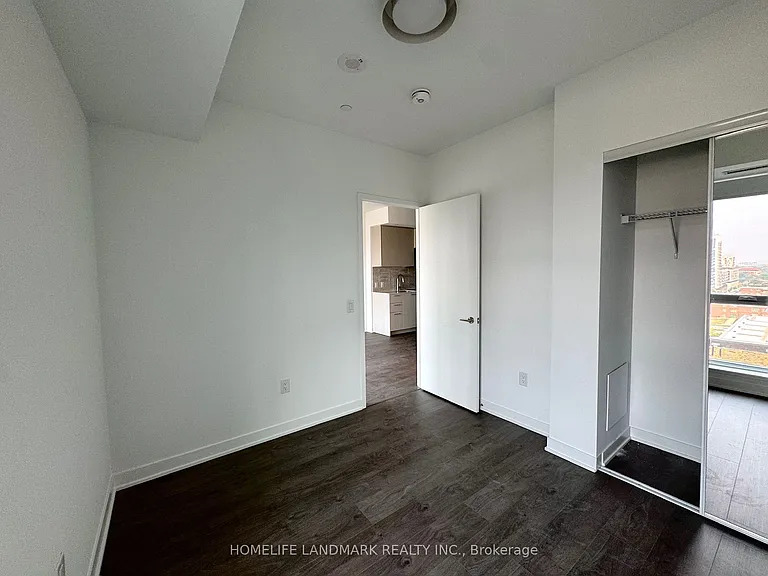 10 Oak St #801 — Photo 8