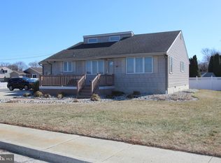46 Riviera Dr, Pennsville, NJ 08070
