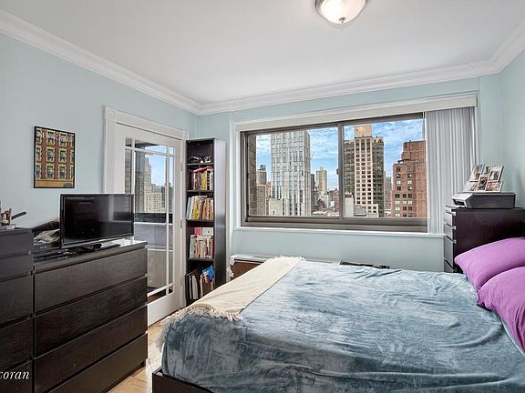 3rd image of 1725 York Ave APT 25G