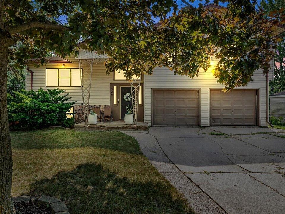 1st image of 426 Cameron Ave