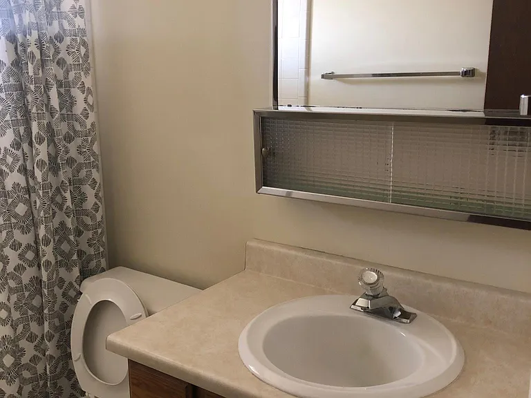 338 E Center St — Photo 19