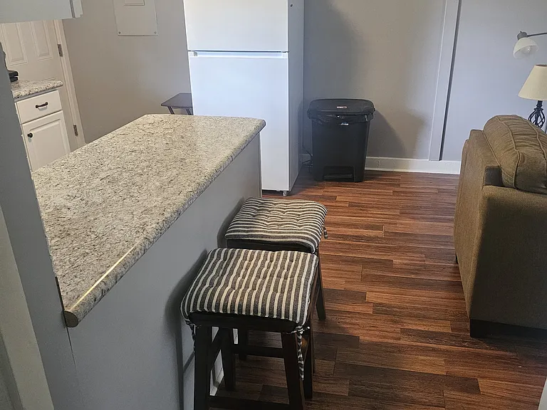 610 Walker St E #A — Photo 11