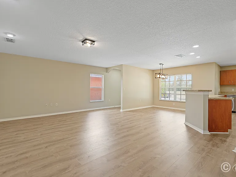2106 Pleasant View Ave — Photo 7