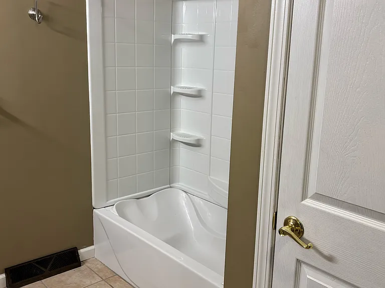 1320 S Curry Pike — Photo 7