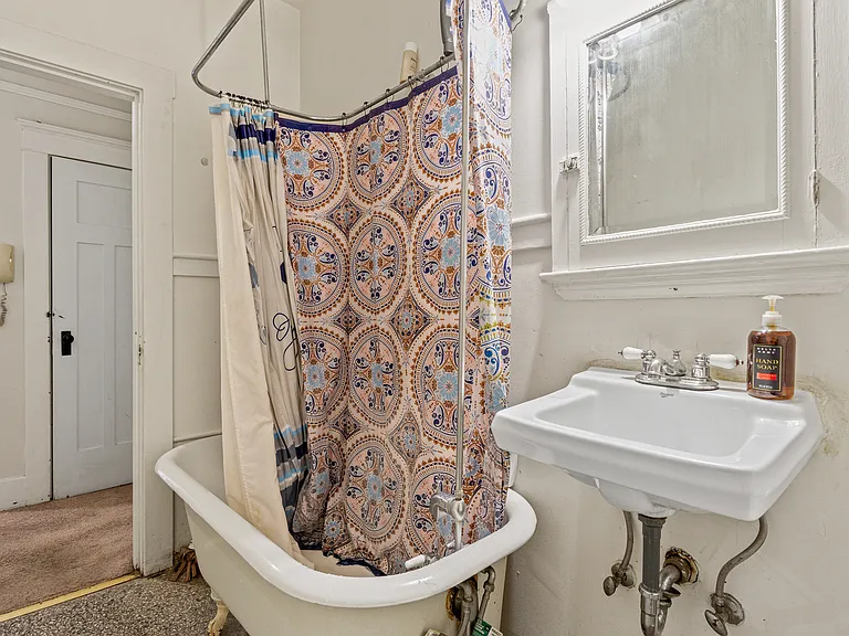 304 Bell St #33B — Photo 9