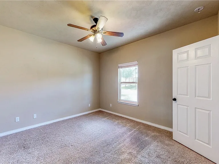 3414 Cullen Trl — Photo 13