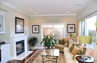 3rd image of 804 Skycrest Dr