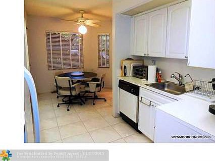 3rd image of 1601 Abaco Dr APT K1