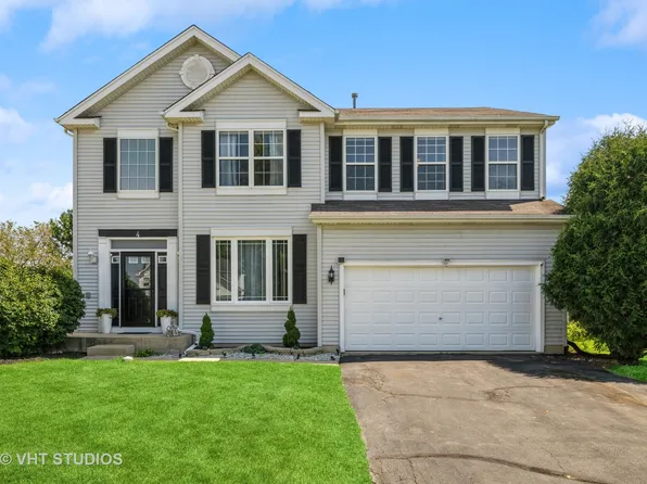 4 Montclair Ct, Lake In The Hills, IL 60156