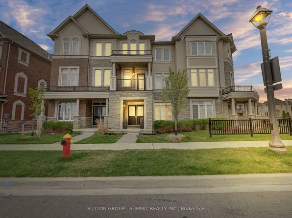 3048 George Savage Ave, Oakville, ON L6M 0Z1