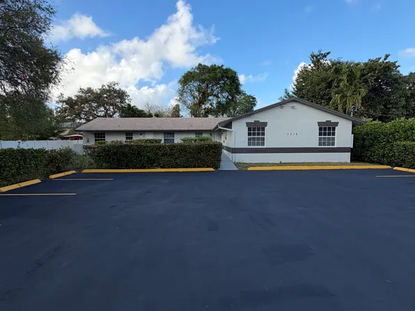 2319 Johnson St APT 4, Hollywood, FL 33020