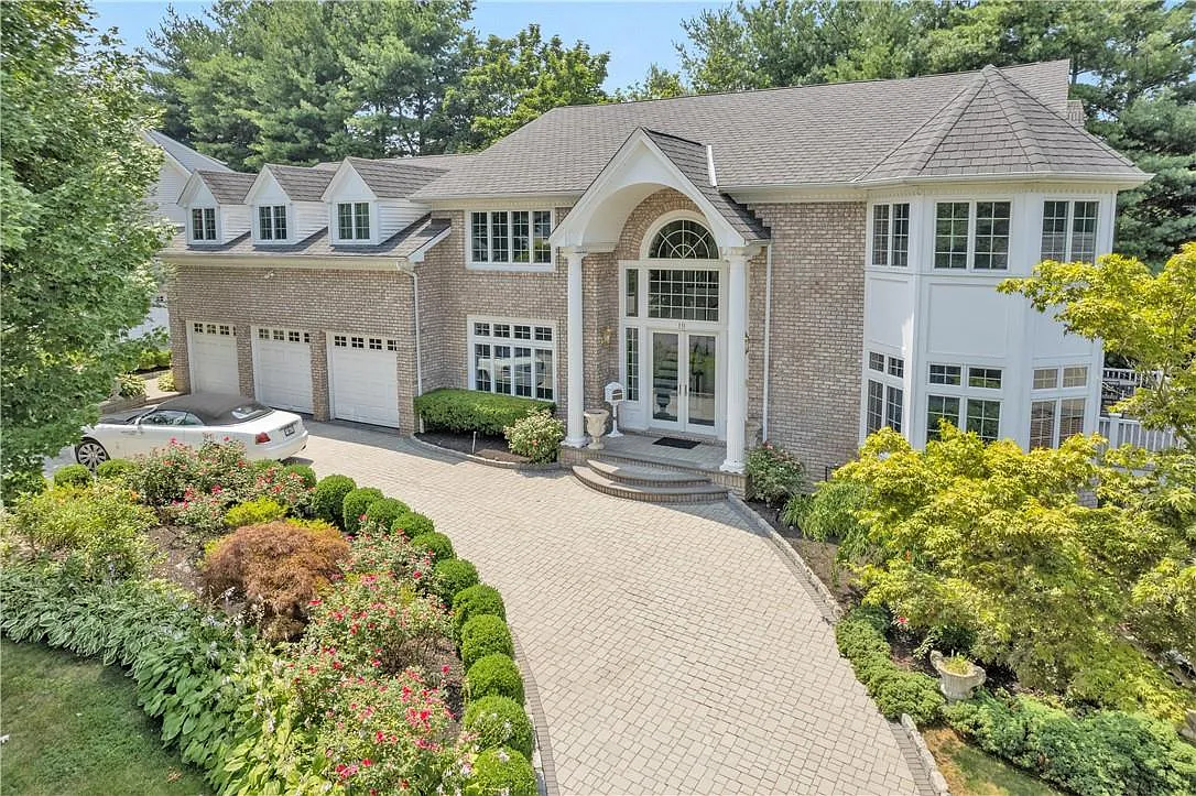 19 Brassie Road photo 1