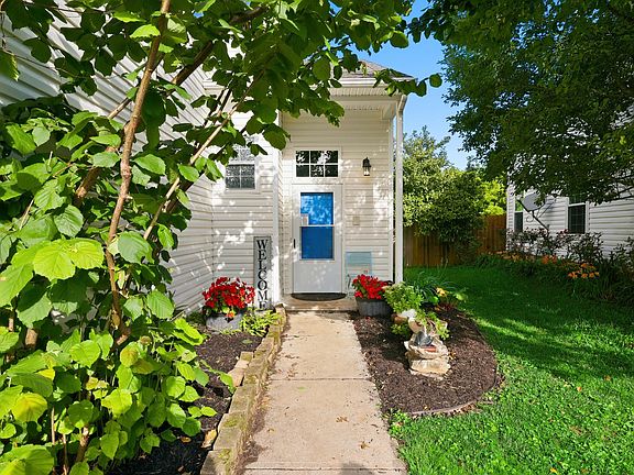 5th image of 115 River Run Ct