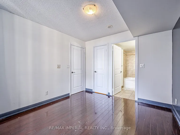330 Burnhamthorpe Rd W #1108 — Photo 15