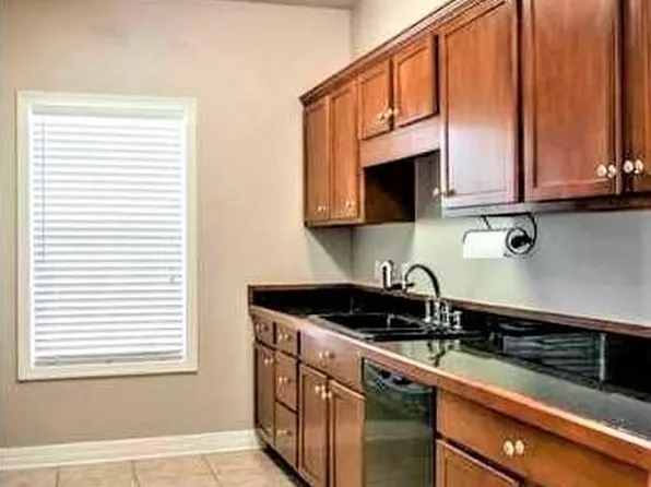 918 W Dixson St, Rogers, AR 72758