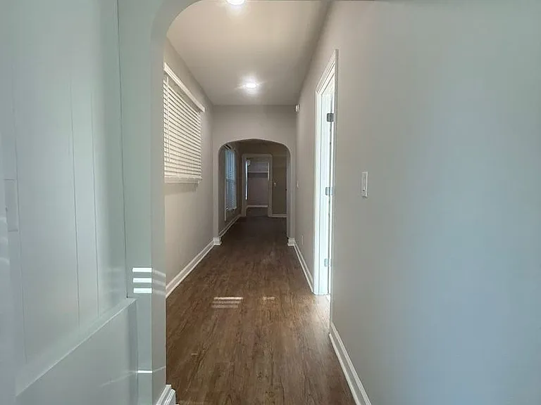 80-82 North 5th Avenue — Photo 26