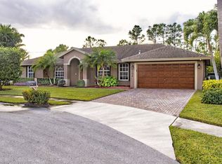 104 Brook Woode Ct, Royal Palm Beach, FL 33411