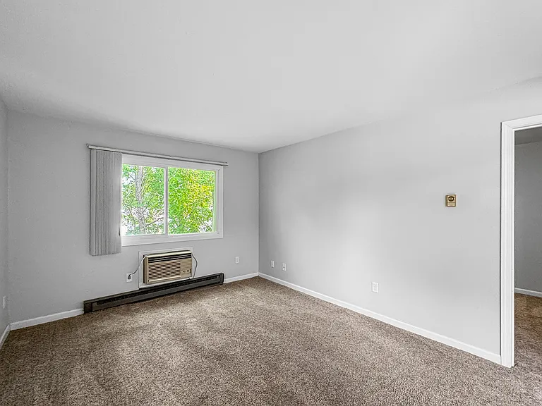 515 Oxford St #1 — Photo 7