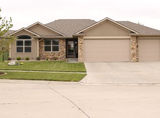 8516 Remi Ct, Lincoln, NE 68526