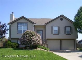 1105 SE Talonia Dr, Lees Summit, MO 64081