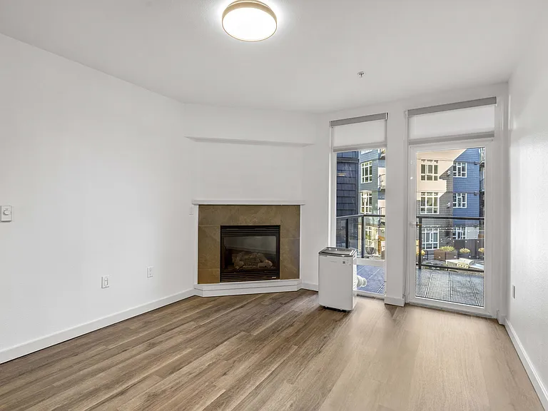 Large Living Room at 128 on State Apartments in Kirkland, WA 98033