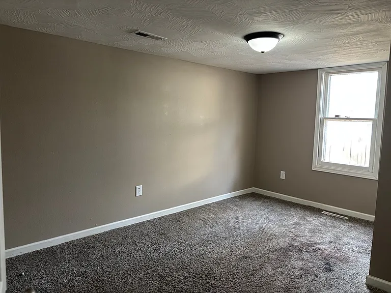 2127 N Boonville Ave — Photo 10