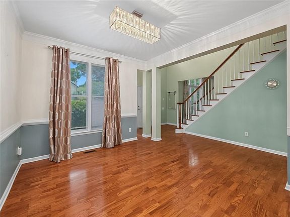 5th image of 3935 Canterbury Walk Dr