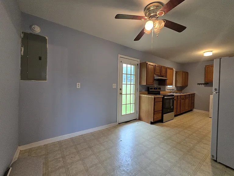 1645 White Dr — Photo 6