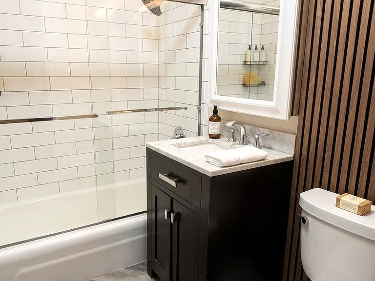 655 W Irving Park Rd #1907 — Photo 7