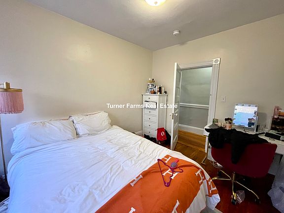 3rd image of 862 Huntington Ave #3F