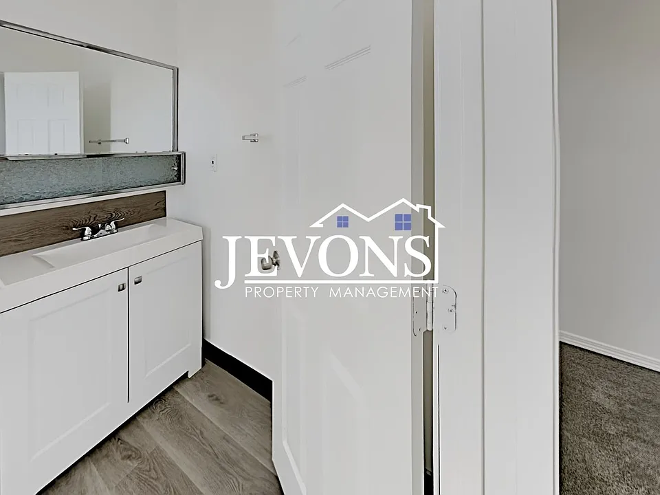 406 S 2nd St Yakima, WA 98901