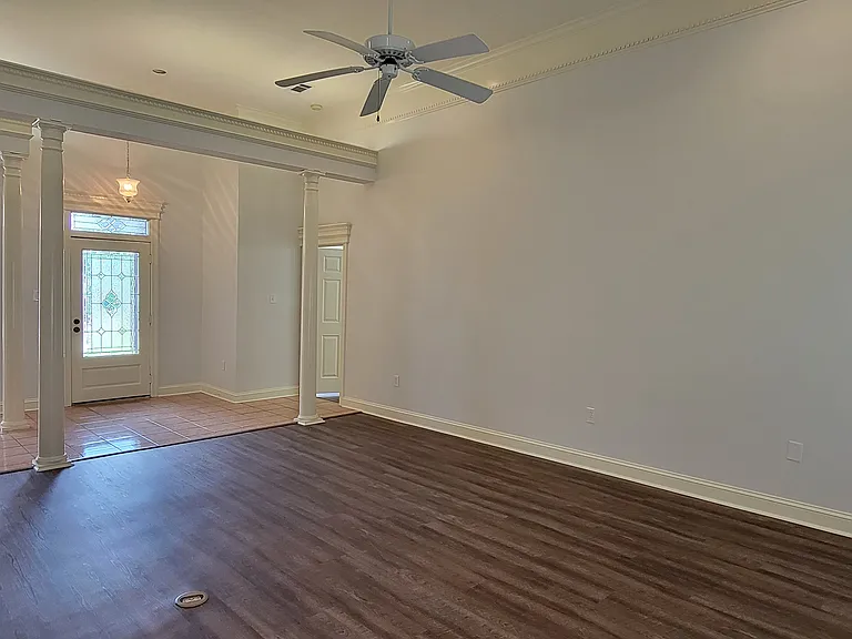 516 Windsor Dr — Photo 19