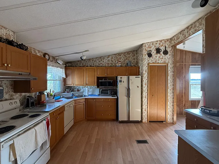 61144 Bryan Rd — Photo 10