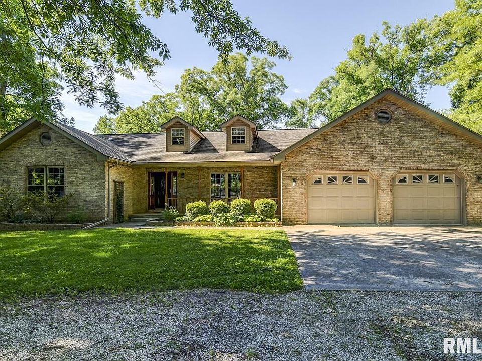 1st image of 15383 Magnolia Dr