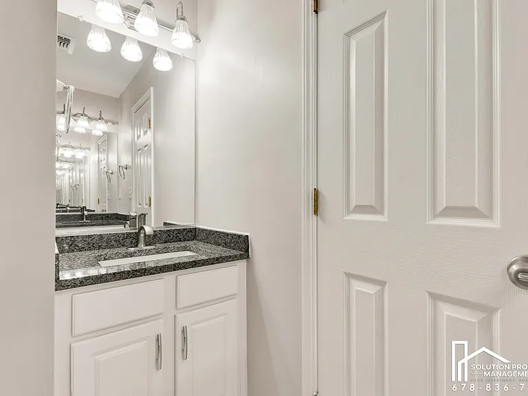 3160 Mill Springs Cir — Photo 18