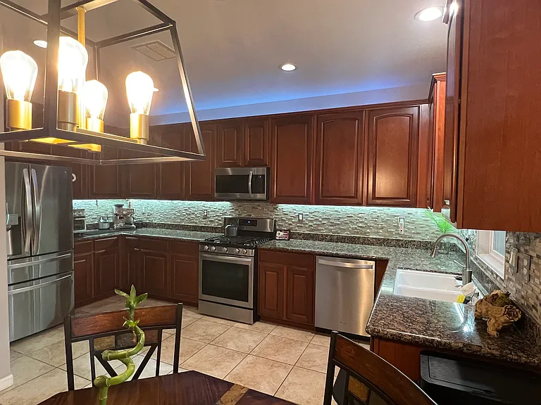 2834 Stonegate Dr — Photo 6