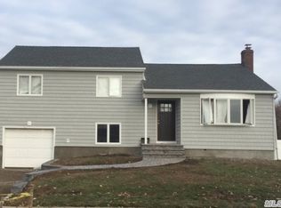 60 Jerome Ave, Hicksville, NY 11801